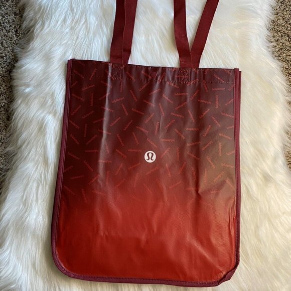 NEW Lululemon Holiday 2022 Reusable Tote Shopping Bag‎ Large Red - Picture 1 of 2